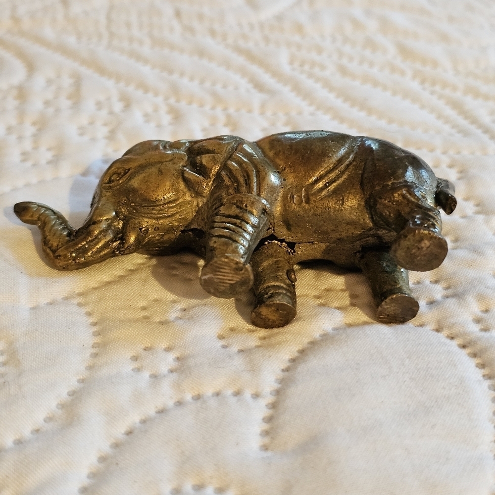 Vintage Solid Metal (Brass?) Elephant Figurine Good Luck Trunk Up Small 3" Decor - Picture 7 of 9